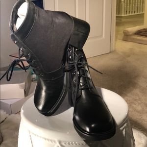 Details Black Ankle Boots